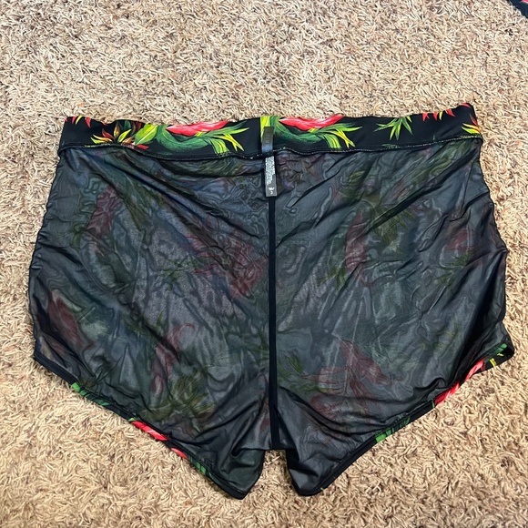 Torrid Tropical Swimsuit Set Racerback Top + High Waisted Shorts - Picture 11 of 15